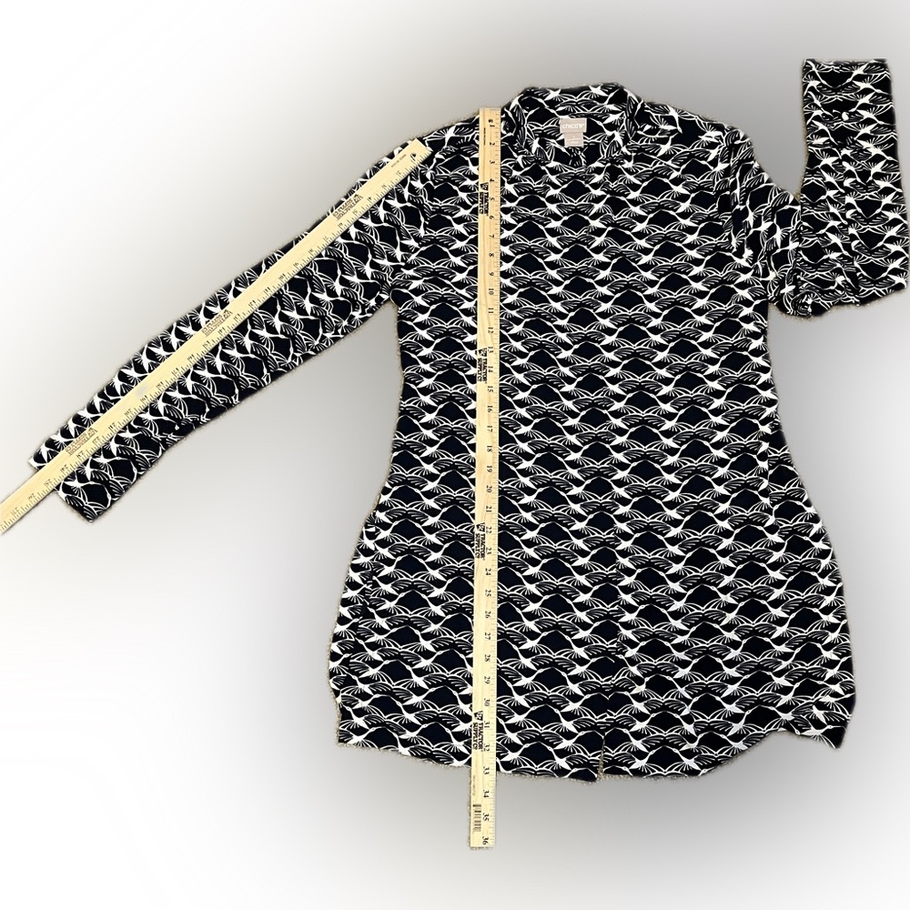 Chico’s Geometric Bird Tunic in Navy and White size M - Picture 7 of 13